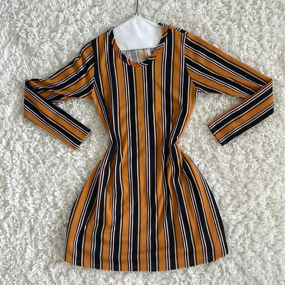 Beautiful lined dress for a casual occasion or brunch